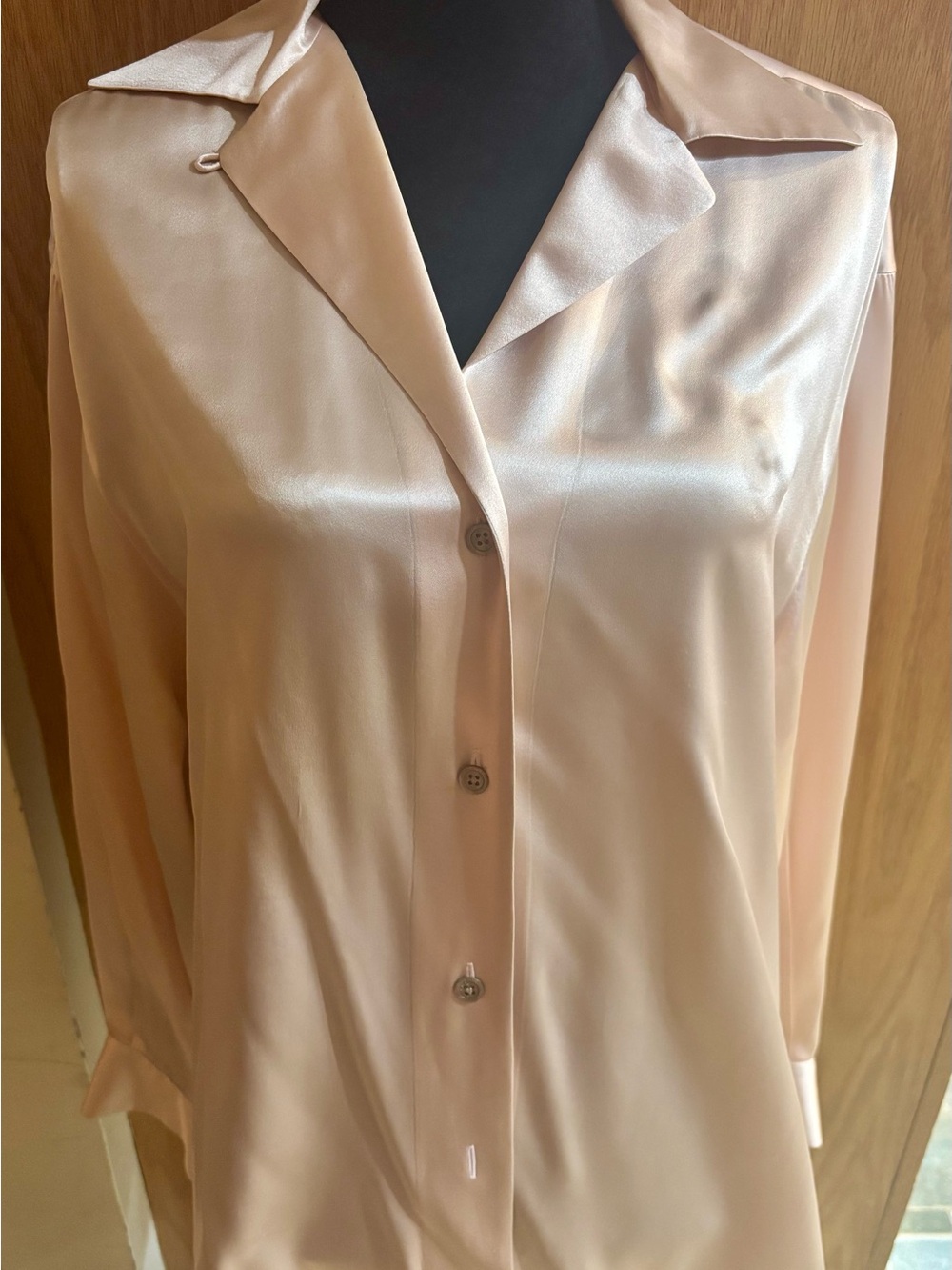 Linda Allard for Ellen Tracy 100% Silk Blouse in soft peach/pink